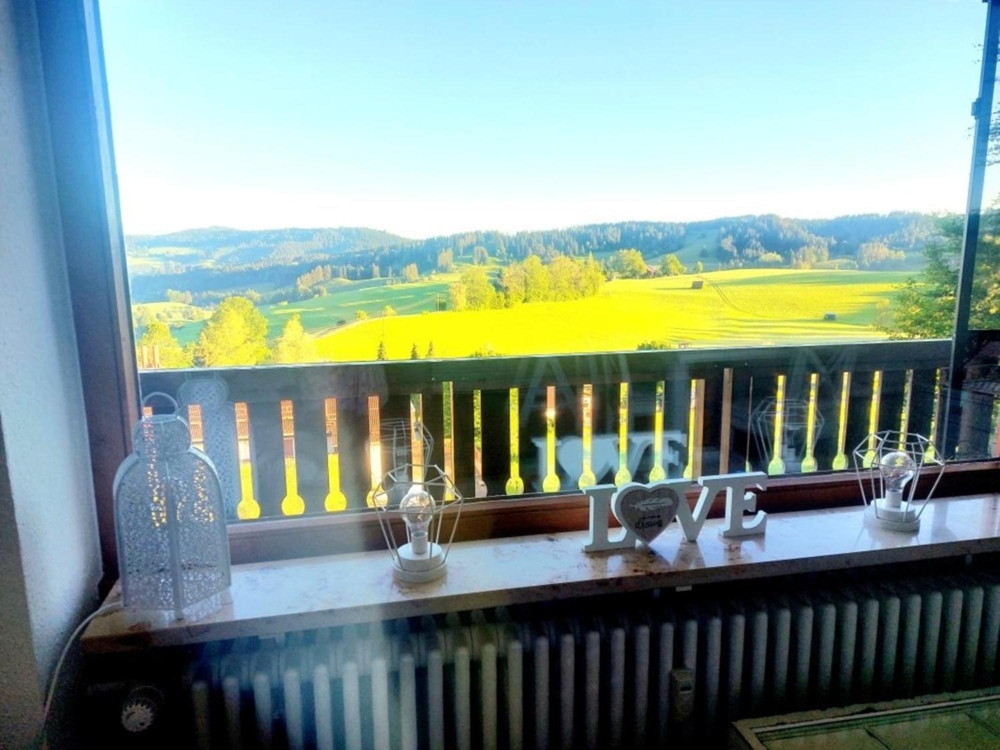 Berg-Juwel Hallenbad Mit Sauna Missen-Wilhams Exterior foto