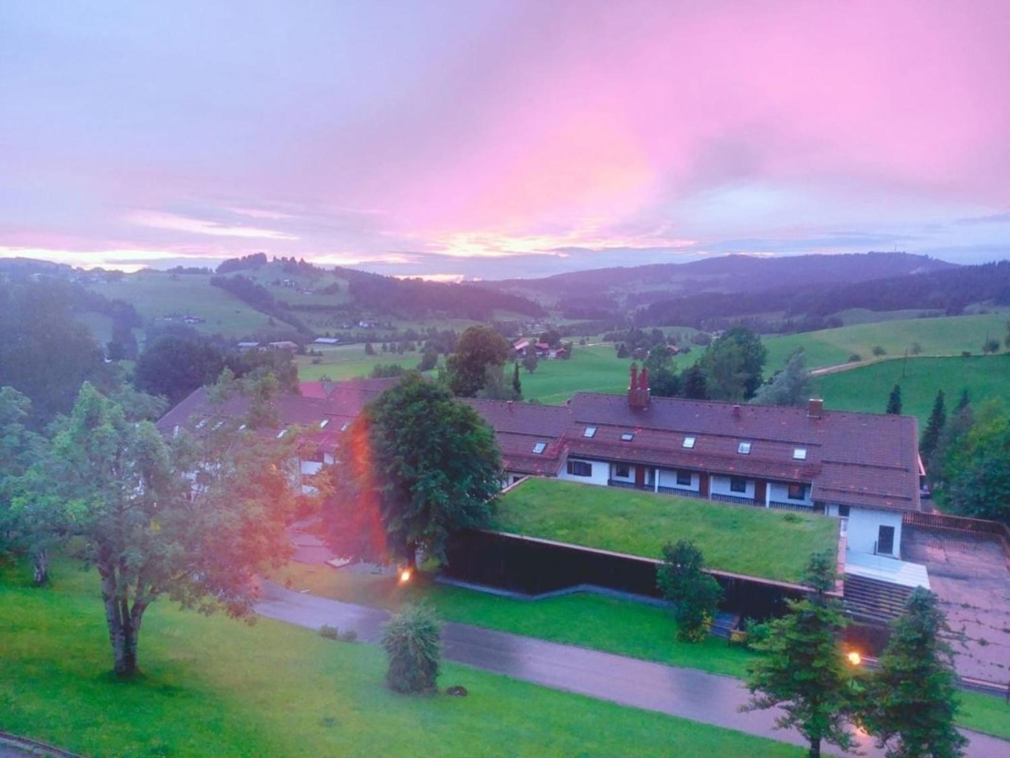 Berg-Juwel Hallenbad Mit Sauna Missen-Wilhams Exterior foto