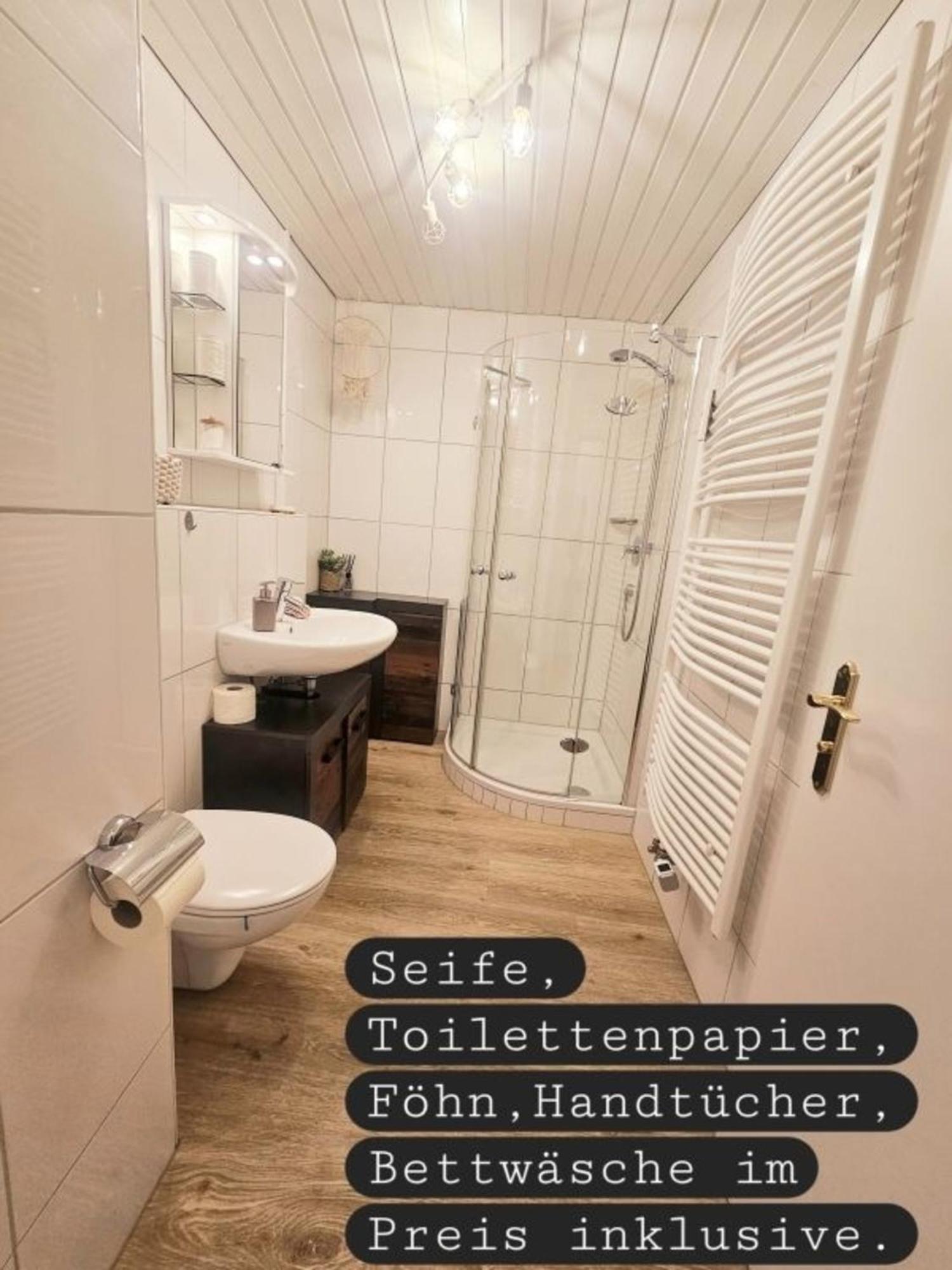 Berg-Juwel Hallenbad Mit Sauna Missen-Wilhams Exterior foto