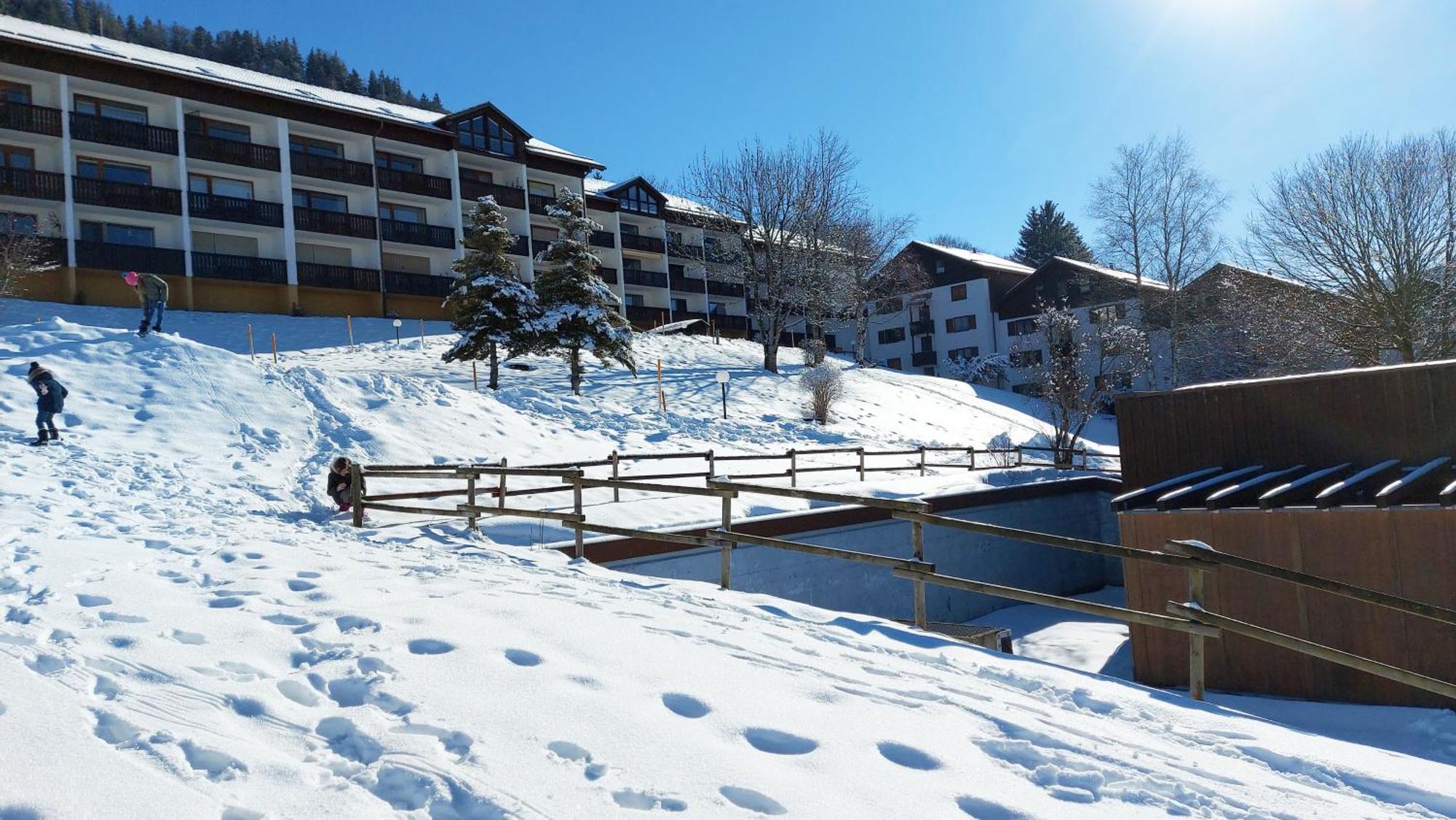 Berg-Juwel Hallenbad Mit Sauna Missen-Wilhams Exterior foto